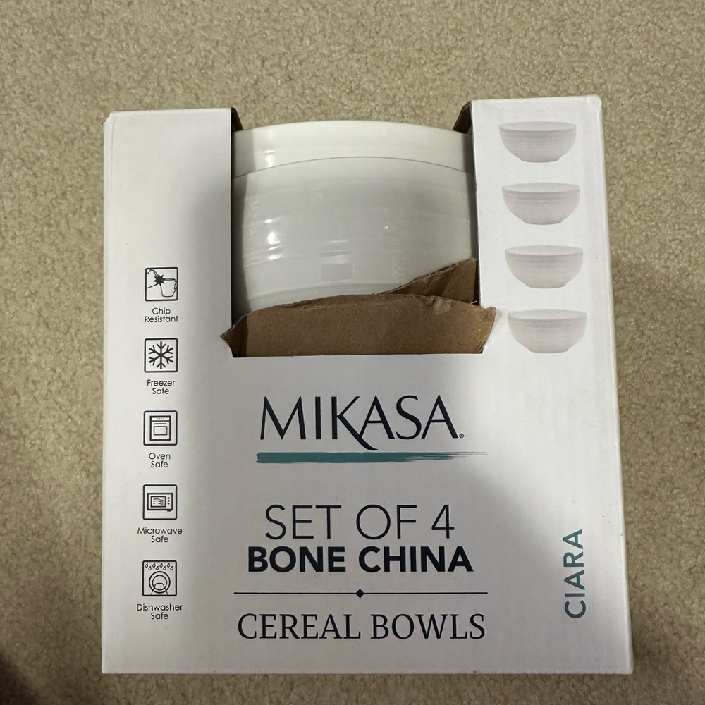 Each pack has 4 bowls Mikasa white ciara